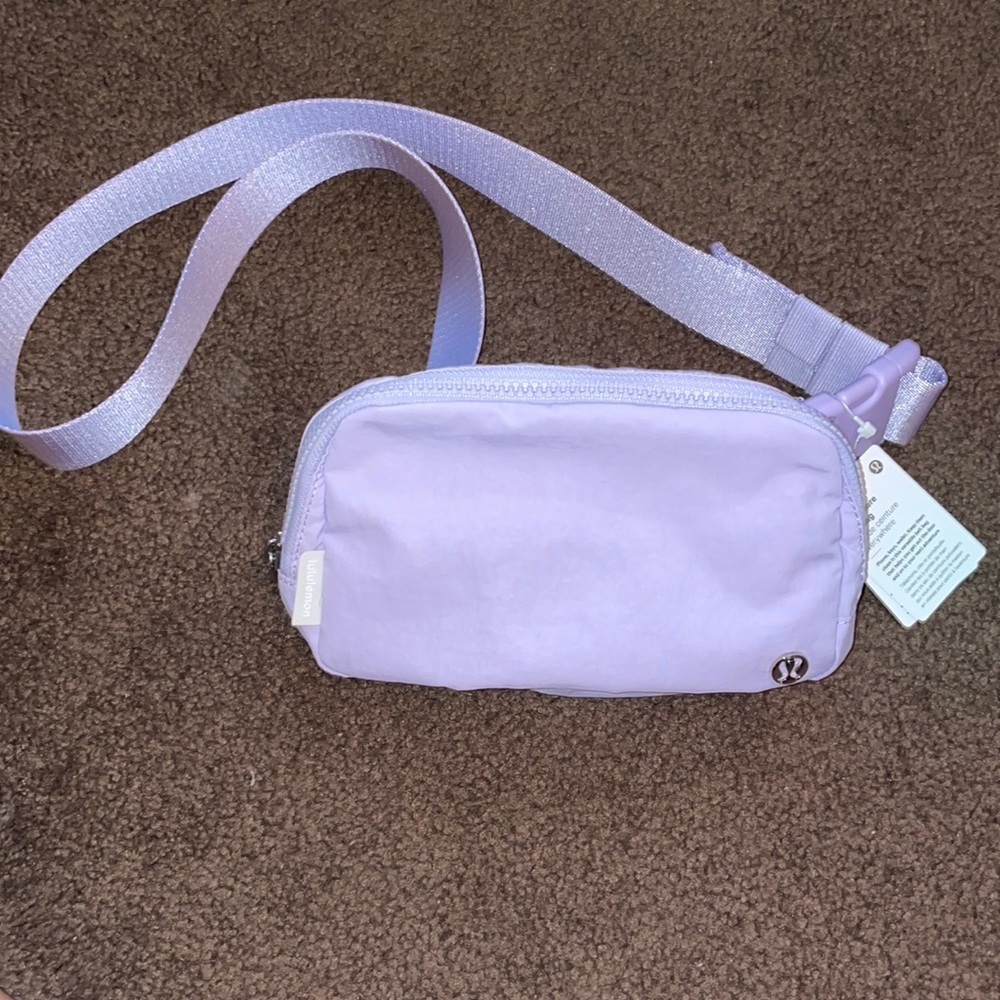 Lululemon Everywhere Belt Bag